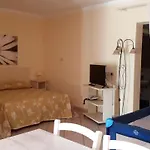 Residential Villaggio Innamorata 아파트호텔 3*