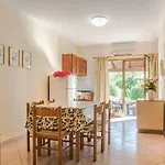 Residential Villaggio Innamorata 아파트호텔 카폴리베리